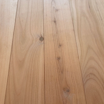 Parquet massif Merisier