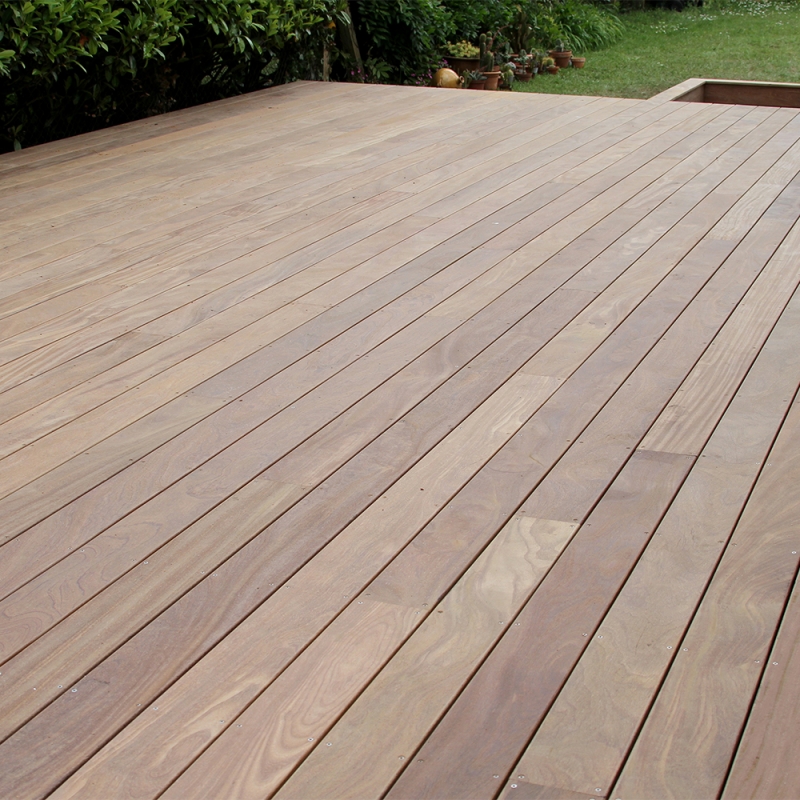 Lame de terrasse exotique IPÉ 2 faces lisses rainurée en bout - réalisation Lame de terrasse exotique IPÉ 2 faces lisses rainurée en bout - réalisation